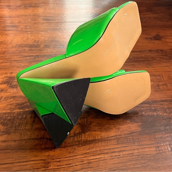 faux leather triangle high heels - Picture 6 of 6